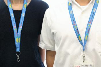 職員の着用画像