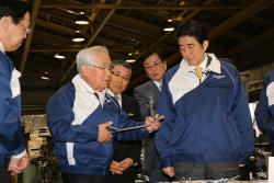 4月11日安倍首相が世界の技を視察