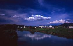 準特選「積雲の浮かぶ川」