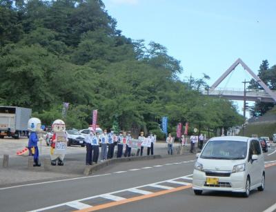夏の交通安全県民運動期間における街頭活動