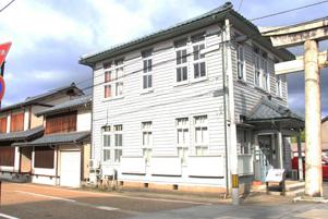 旧鯖江地方織物検査所（現代アートセンター）
