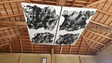 『つつじに恋した登り鯉』