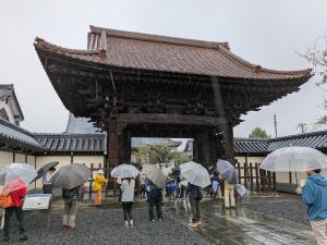 まちあるきの様子の写真