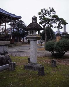 平等会寺慶長の燈籠