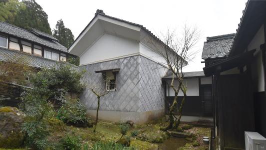 舘家住宅内蔵