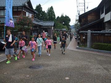 近松門左衛門の関連した場所を巡るウォーキングも開催。