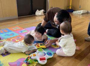 子育てひろばの様子1