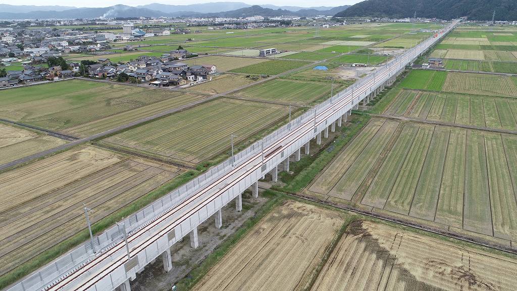 中野町高架橋（写真）