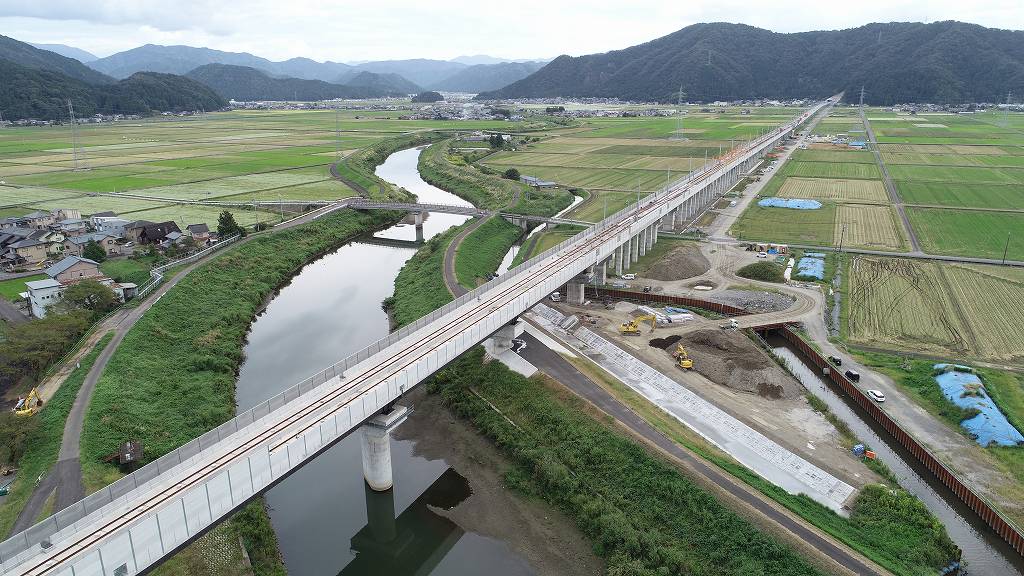 橋立町・舟枝町・中野町高架橋（写真）
