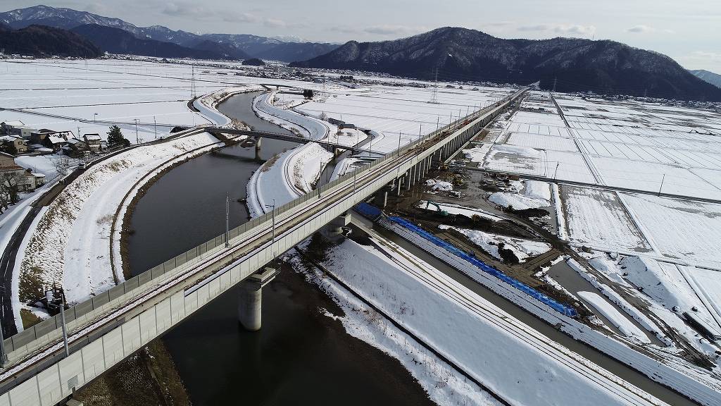 橋立町・舟枝町・中野町高架橋（写真）