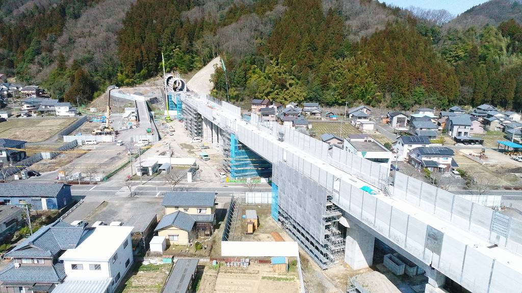 第2福井トンネル坑口（写真）