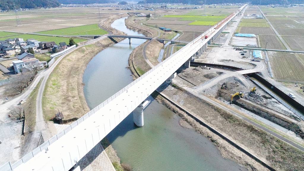 橋立町・舟枝町・中野町高架橋（写真）