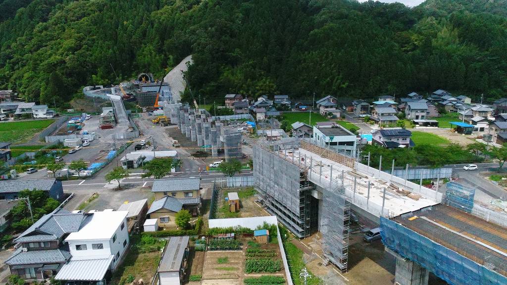 第2福井トンネル坑口（写真）