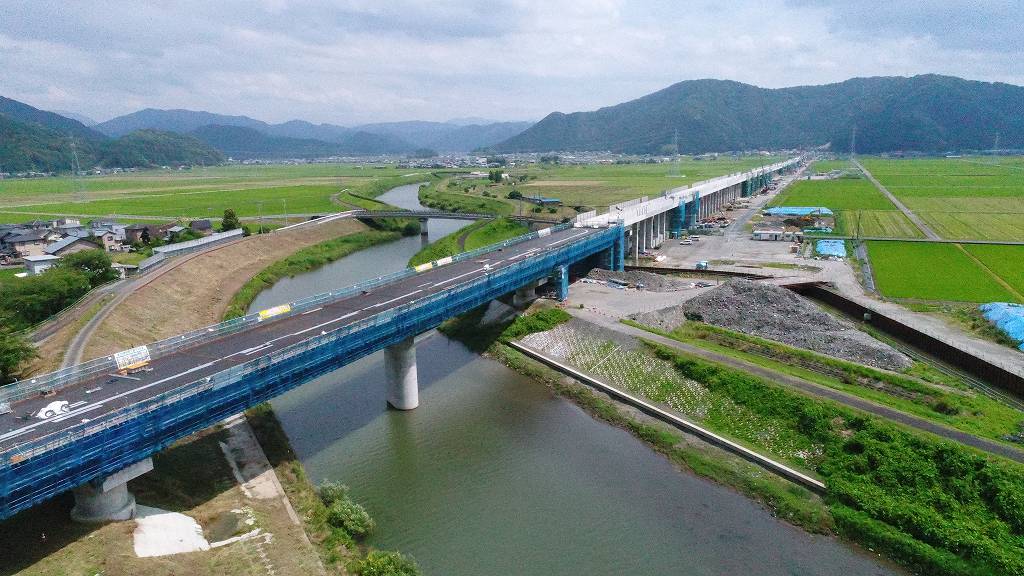 橋立町・舟枝町・中野町高架橋（写真）