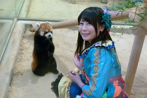 さばえ大使の仮面女子が来園